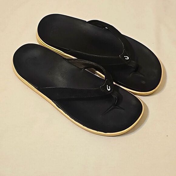 Olukai Sandals size 8 - Picture 1 of 7